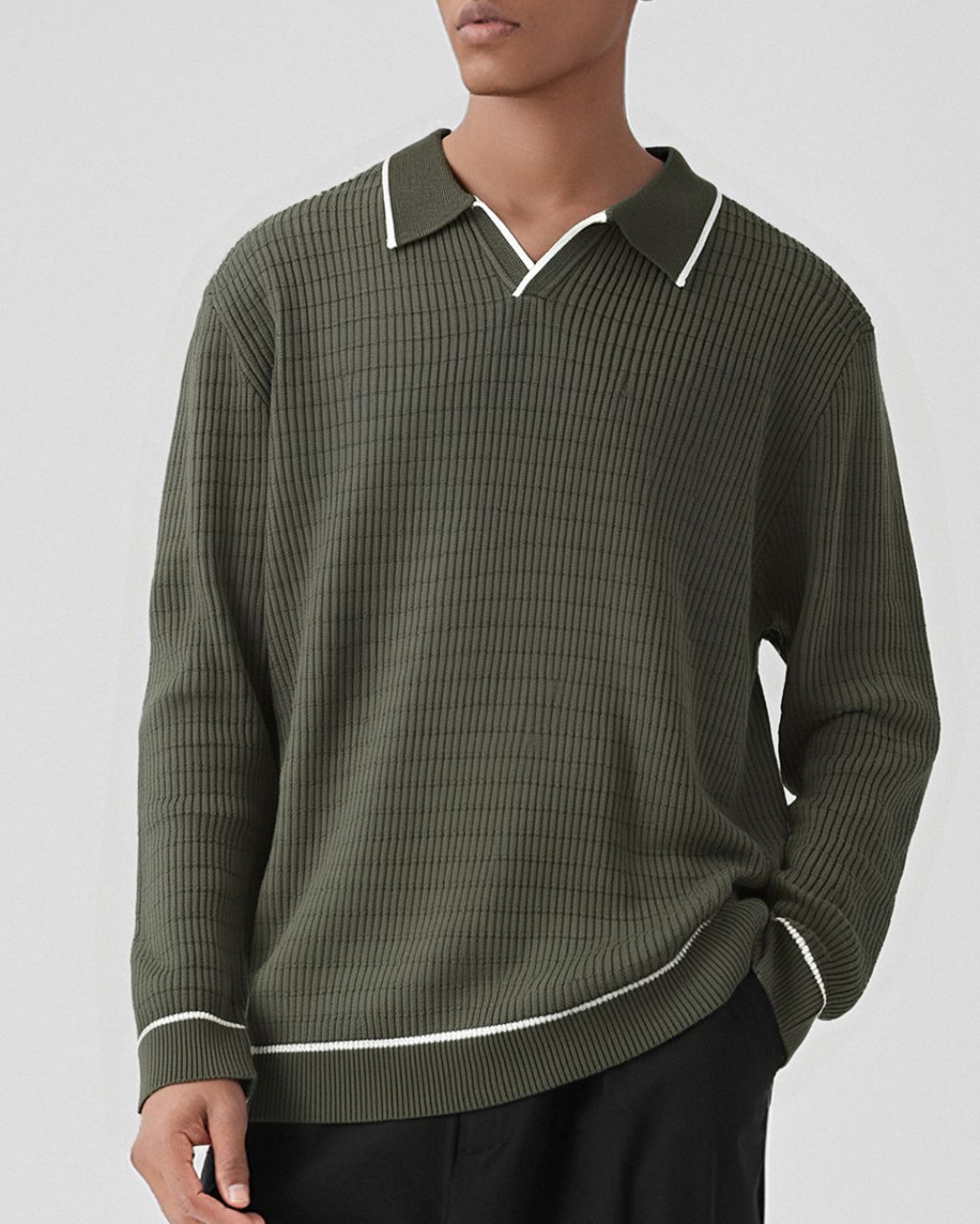 The Men’s Vertical Knit V-Neck Polo | Army Green